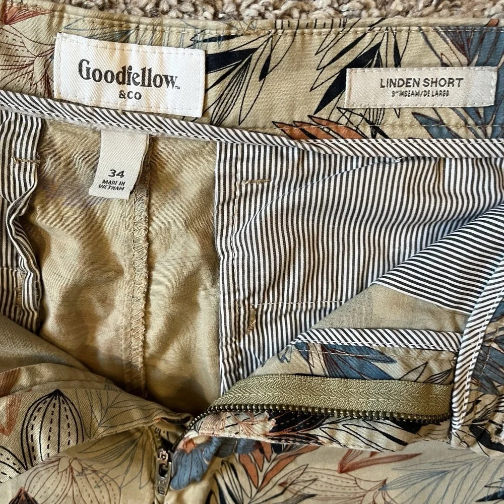 Goodfellow Mens Linden Short Sz.32x8/Biege/Floral Print/Flat Front/Casual-Chino